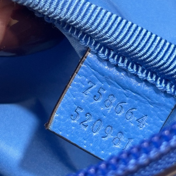 Gucci Medium GG Duffle Bag With Web - Picture 8 of 9